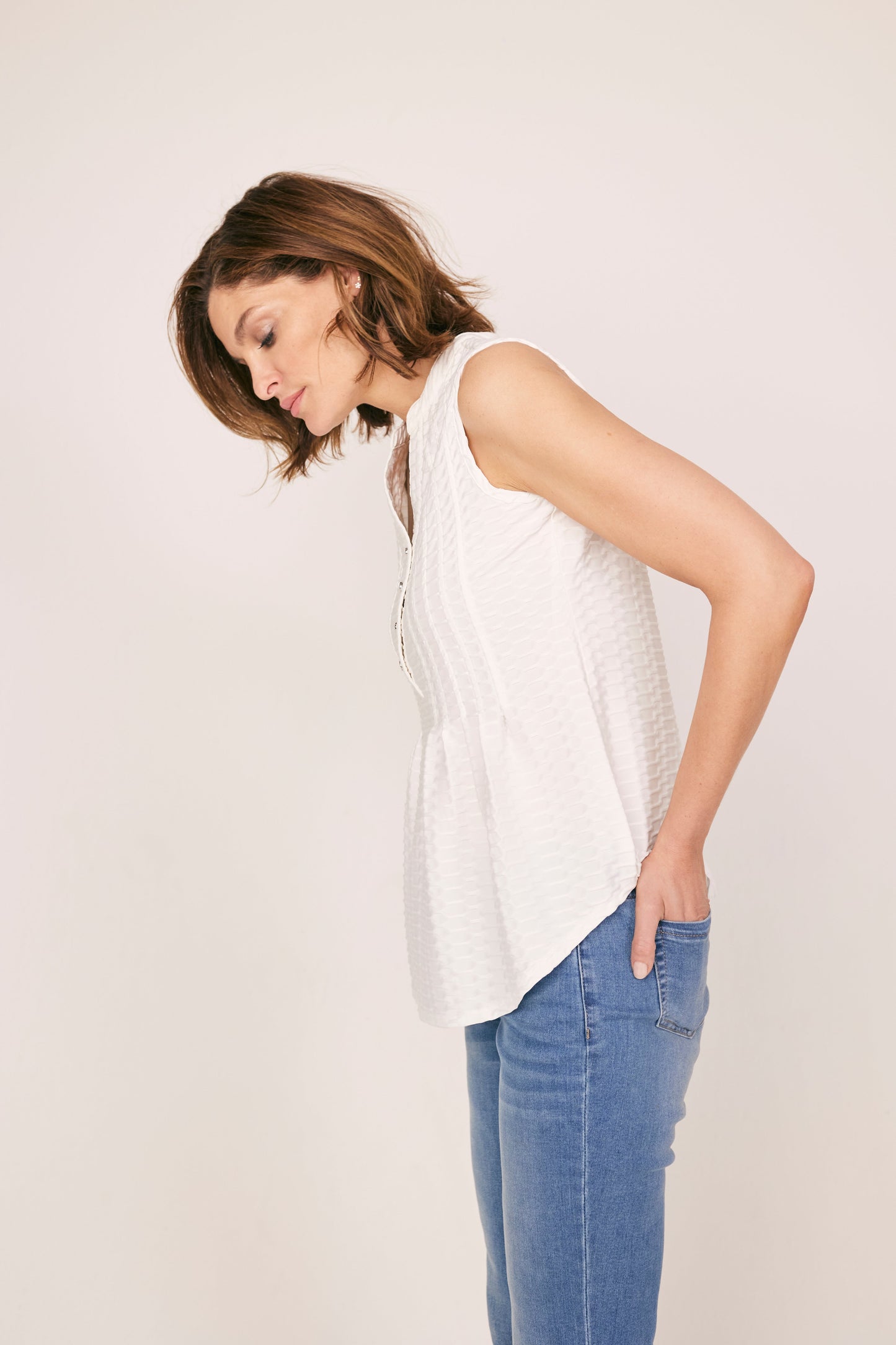 Roz & Ali Sleeveless Plain Popover