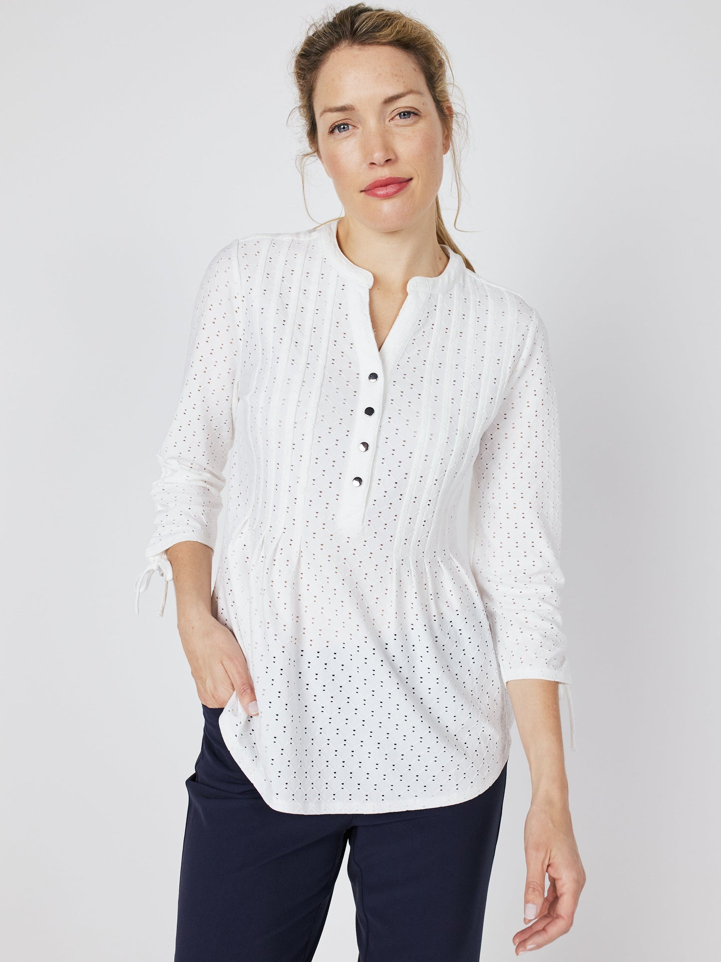 Roz & Ali Eyelet Tie Sleeve Popover