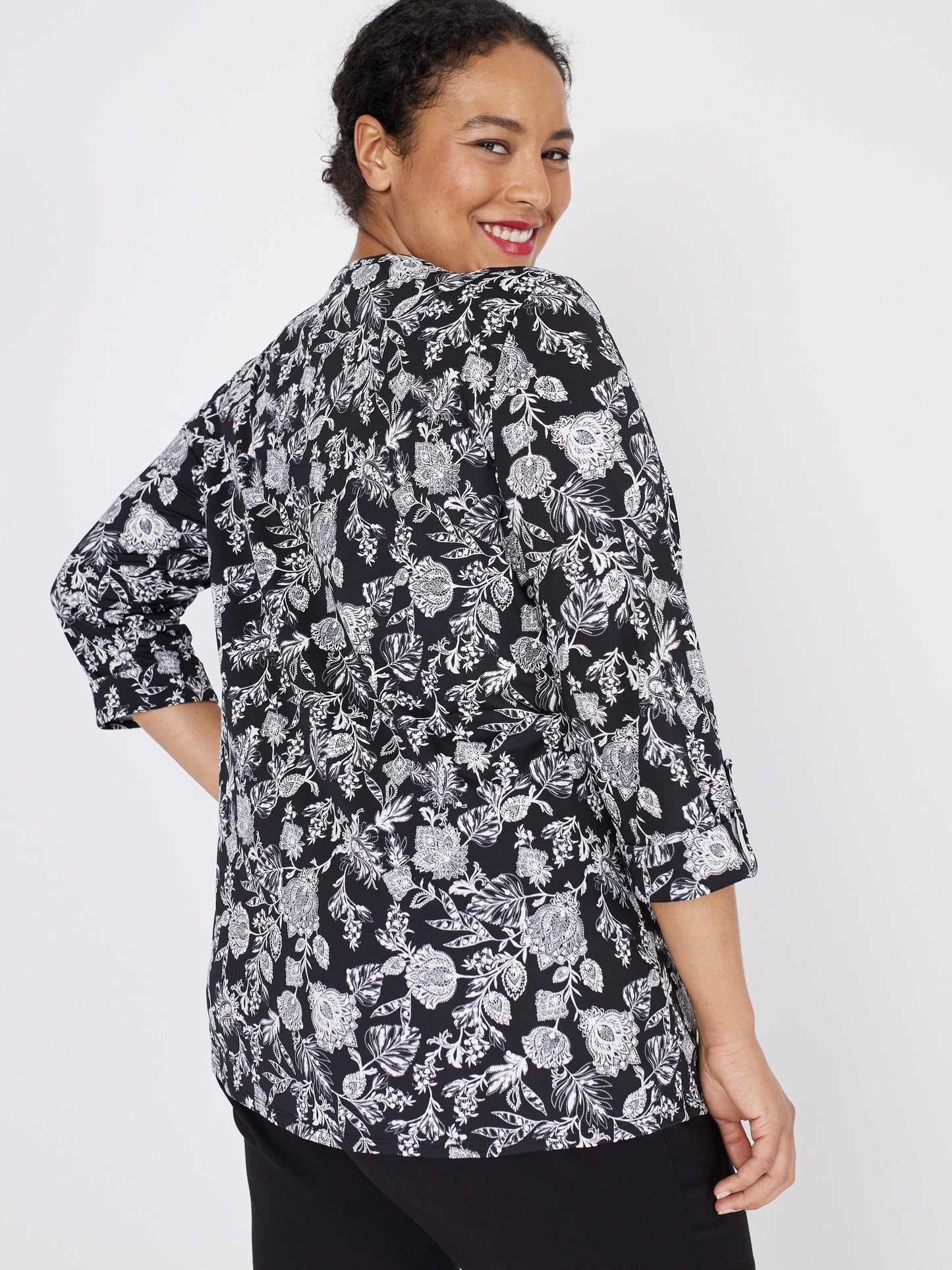 Roz & Ali V-Neck Puff Print Popover - Plus