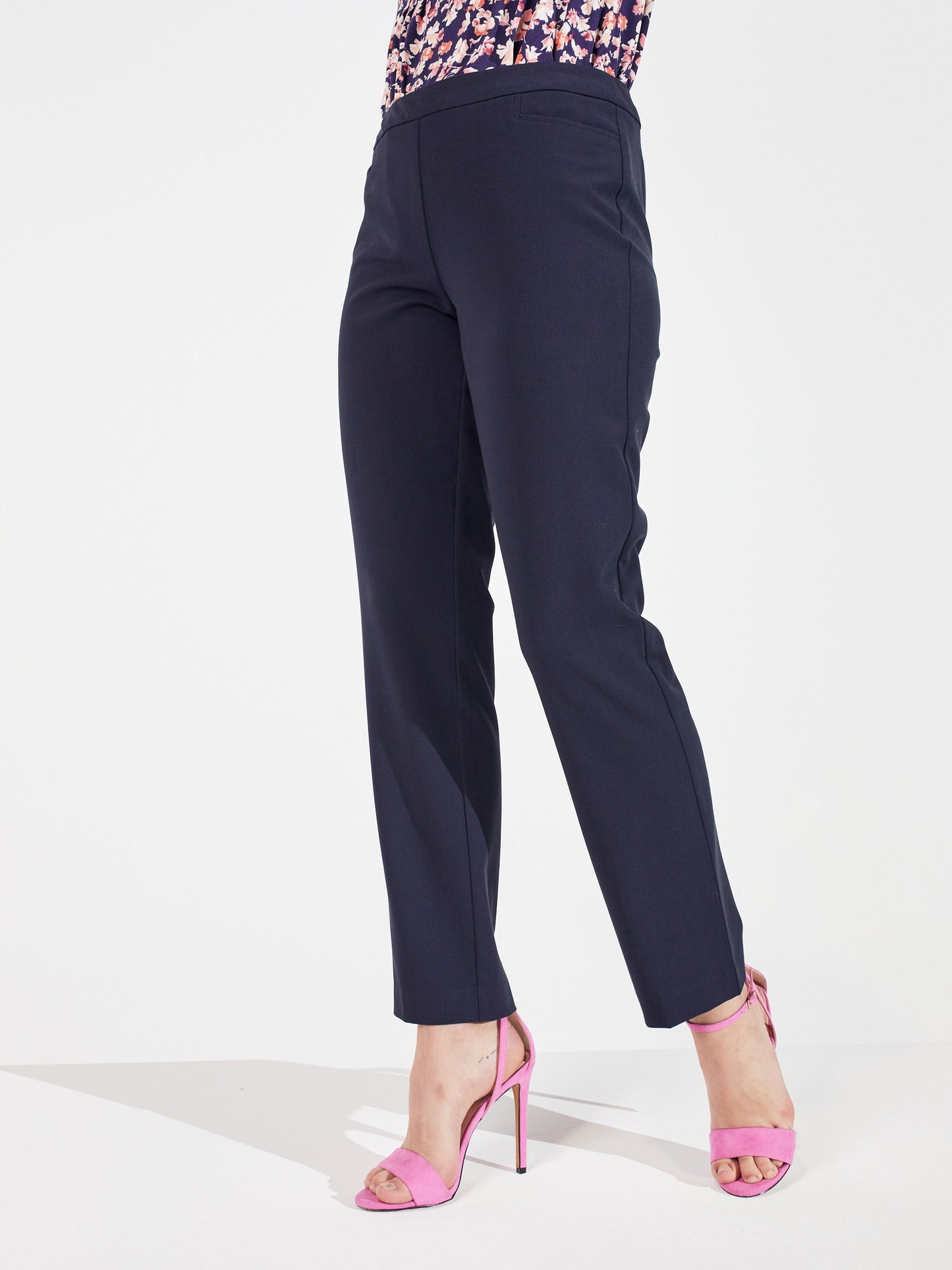 Pull On Tummy Control Pants With L Pockets -Short