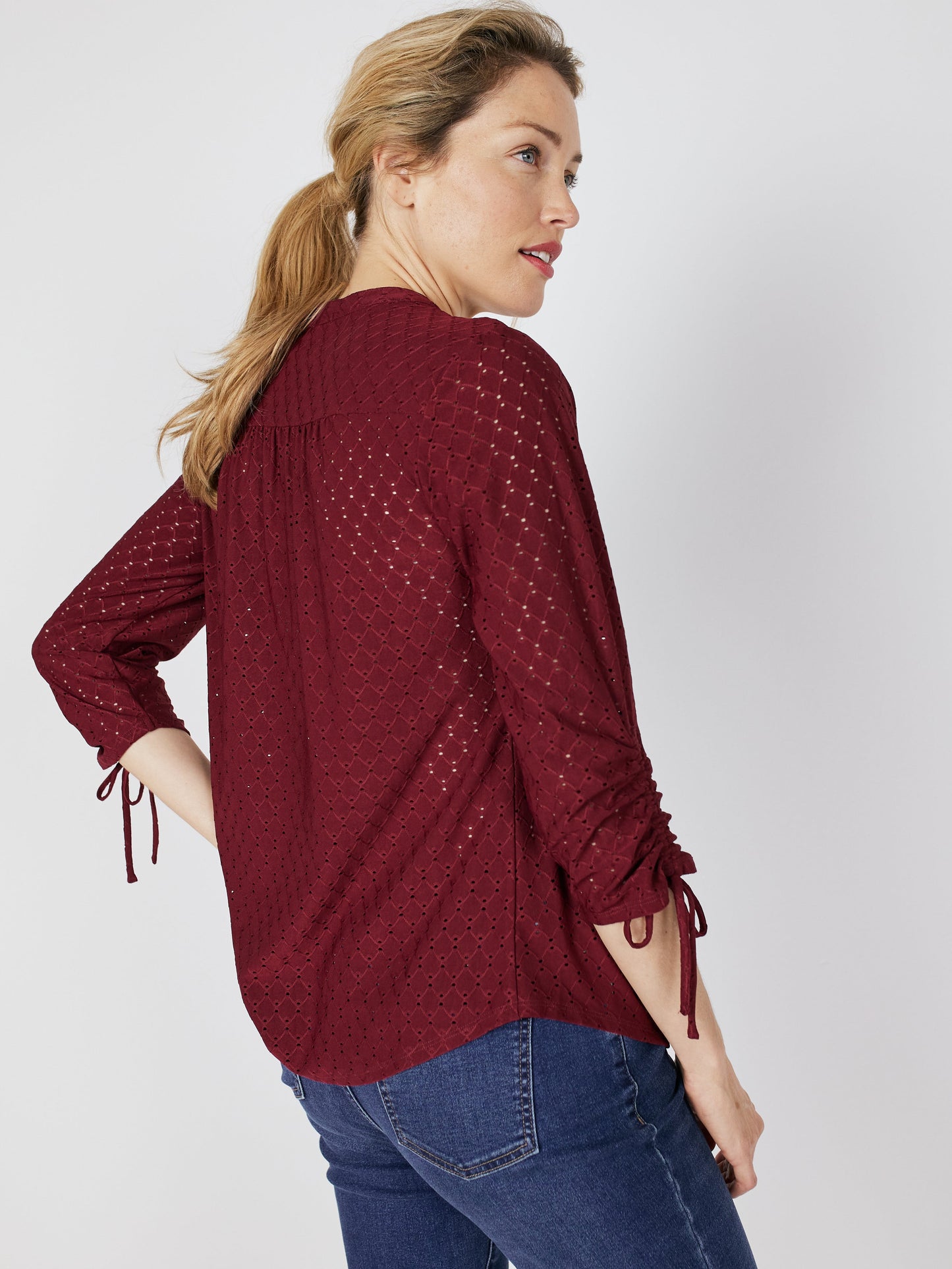 Roz & Ali Red Eyelet Tie Sleeve Popover