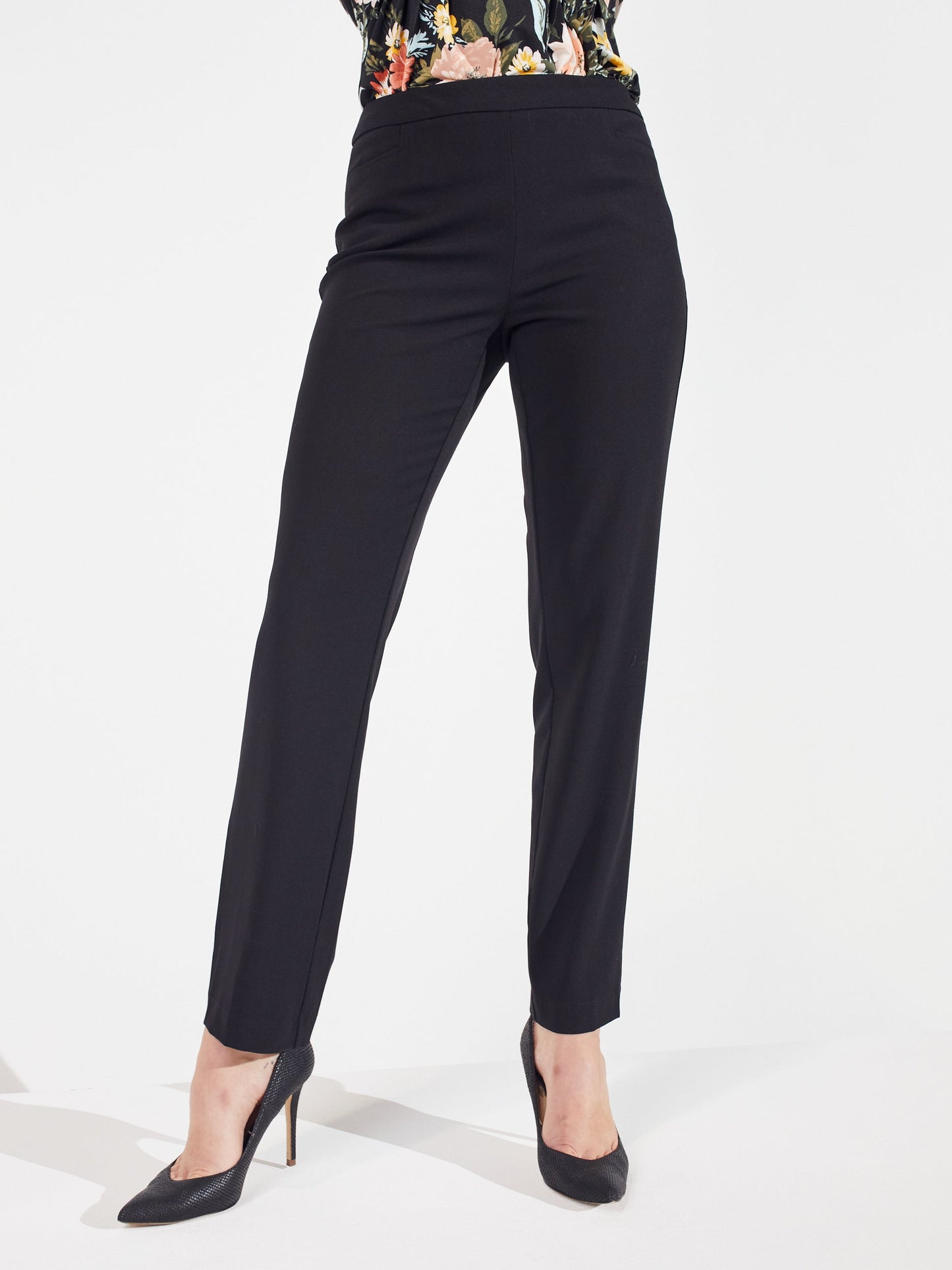 Pull On Tummy Control Pants With L Pockets -Short