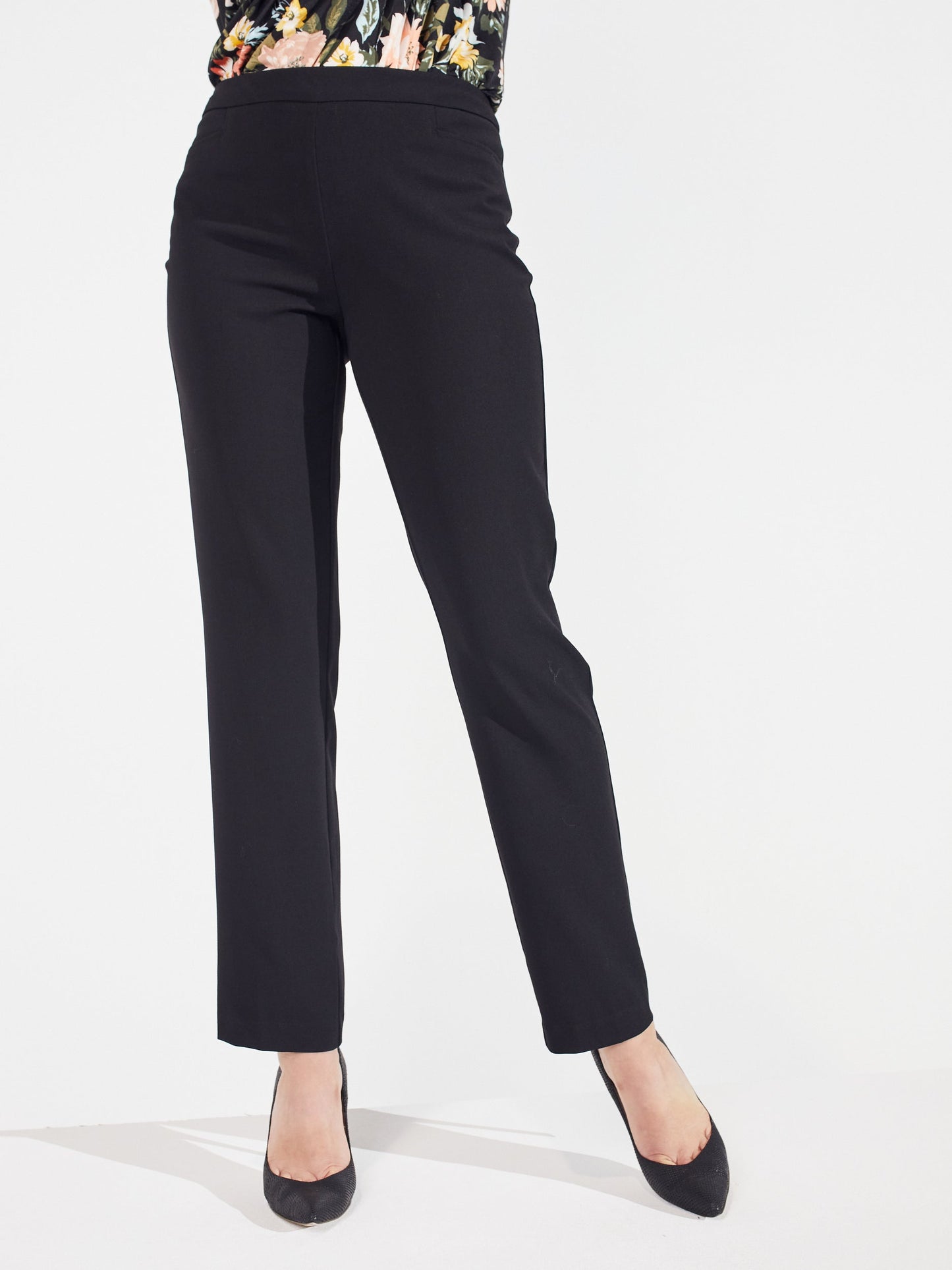 Pull On Tummy Control Pants With L Pockets -Short