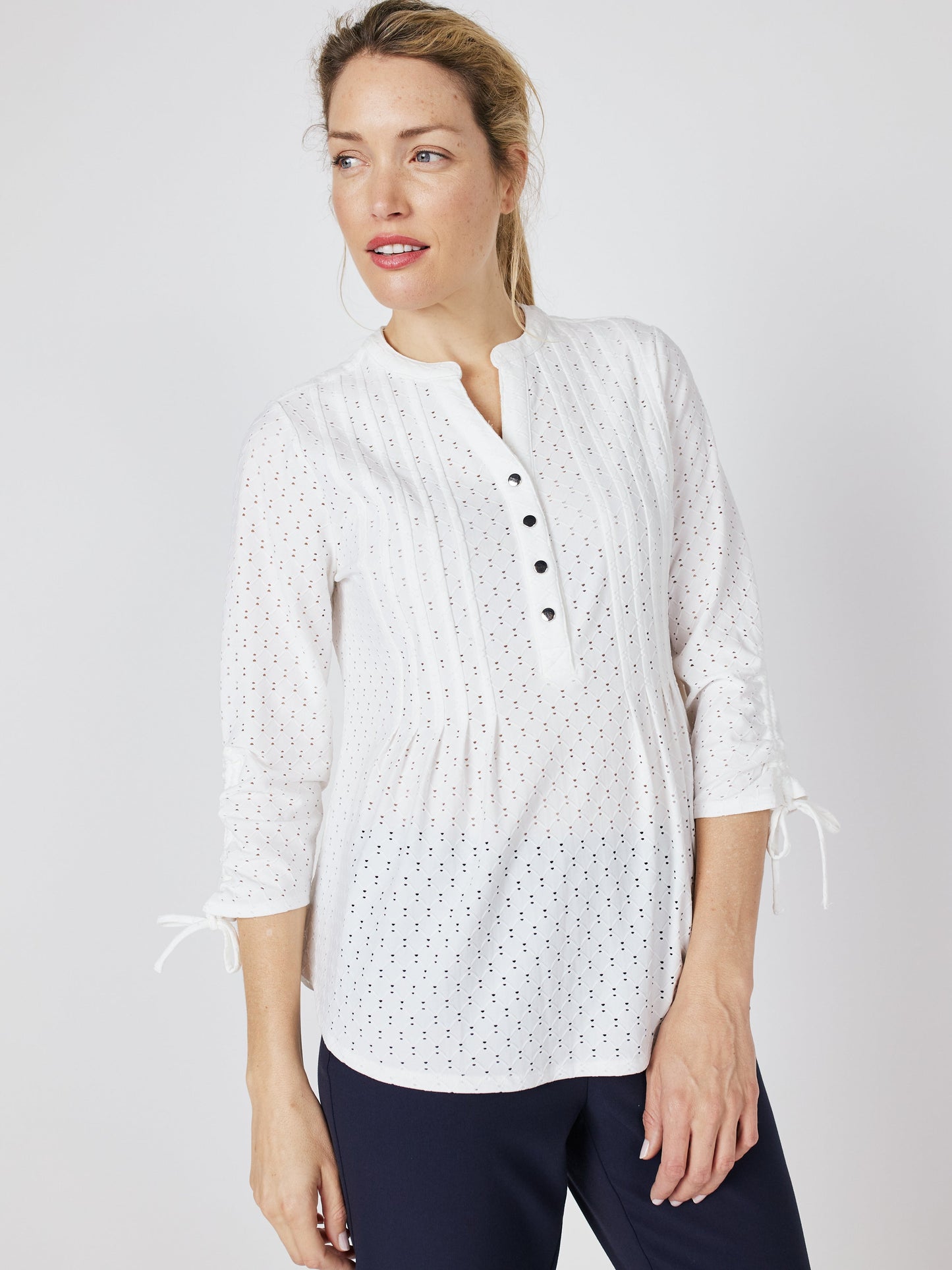 Roz & Ali Eyelet Tie Sleeve Popover