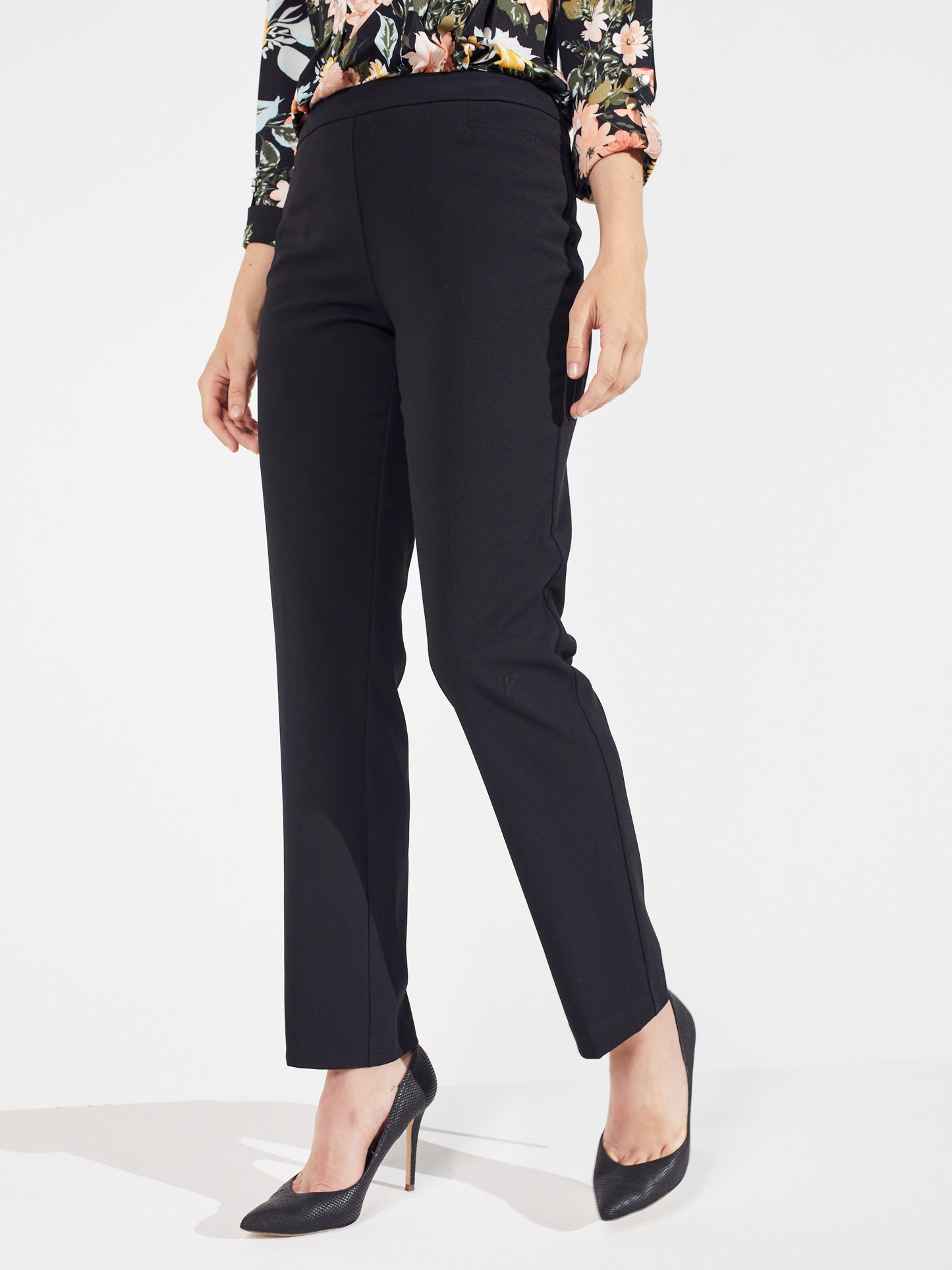 Pull On Tummy Control Pants With L Pockets -Short