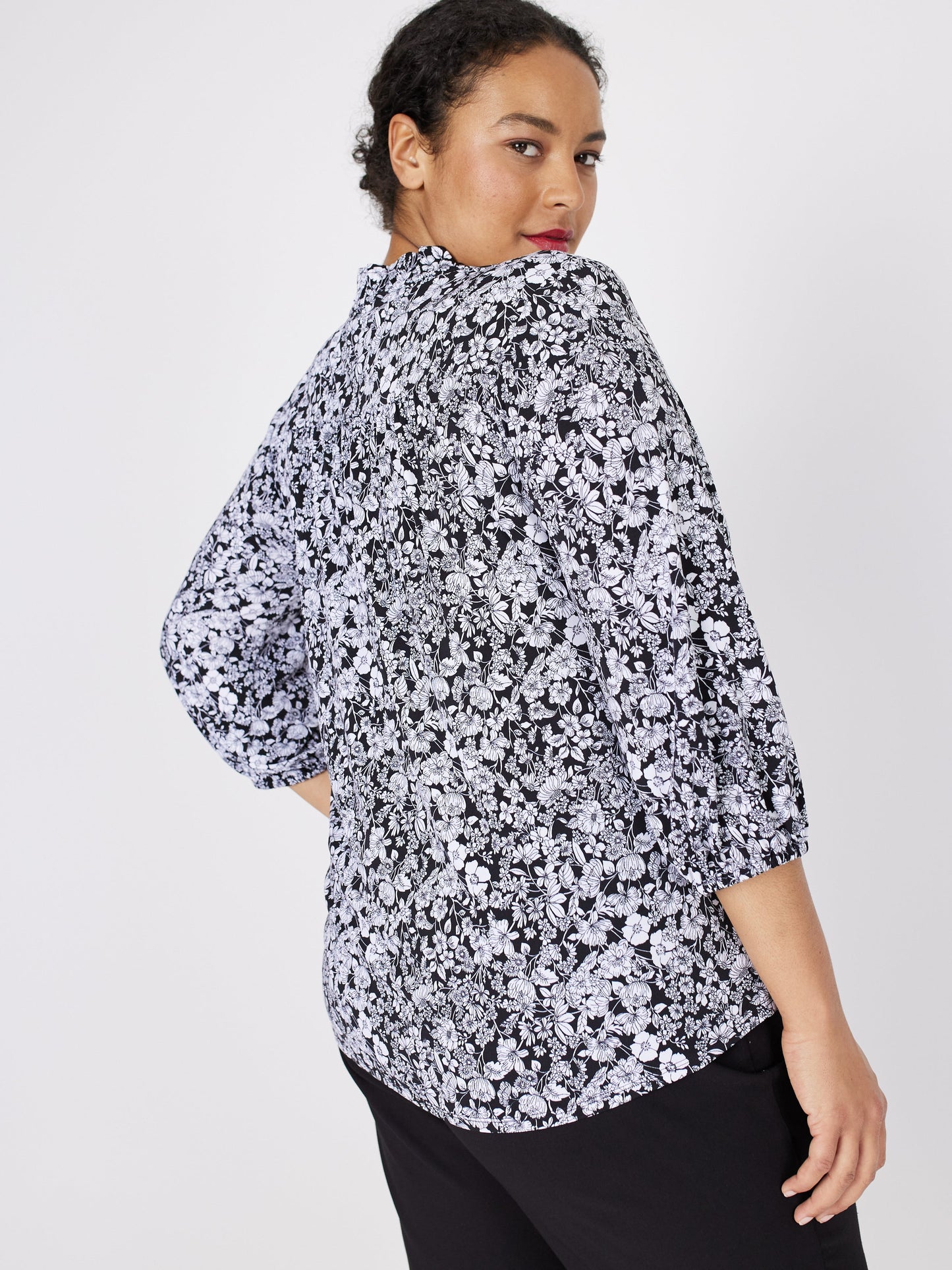 Roz & Ali Floral Ruffle Neck Popover - Plus