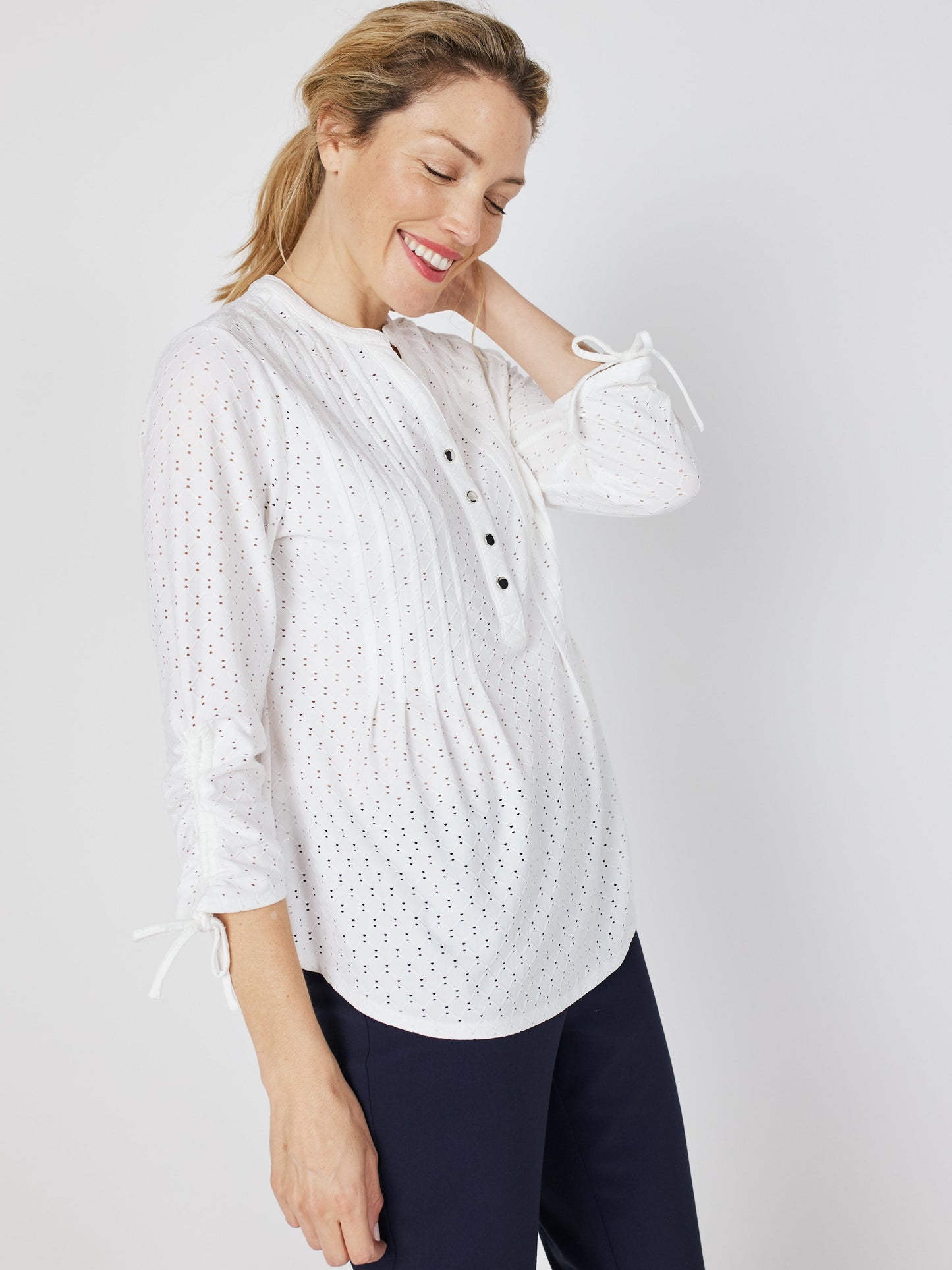 Roz & Ali Eyelet Tie Sleeve Popover