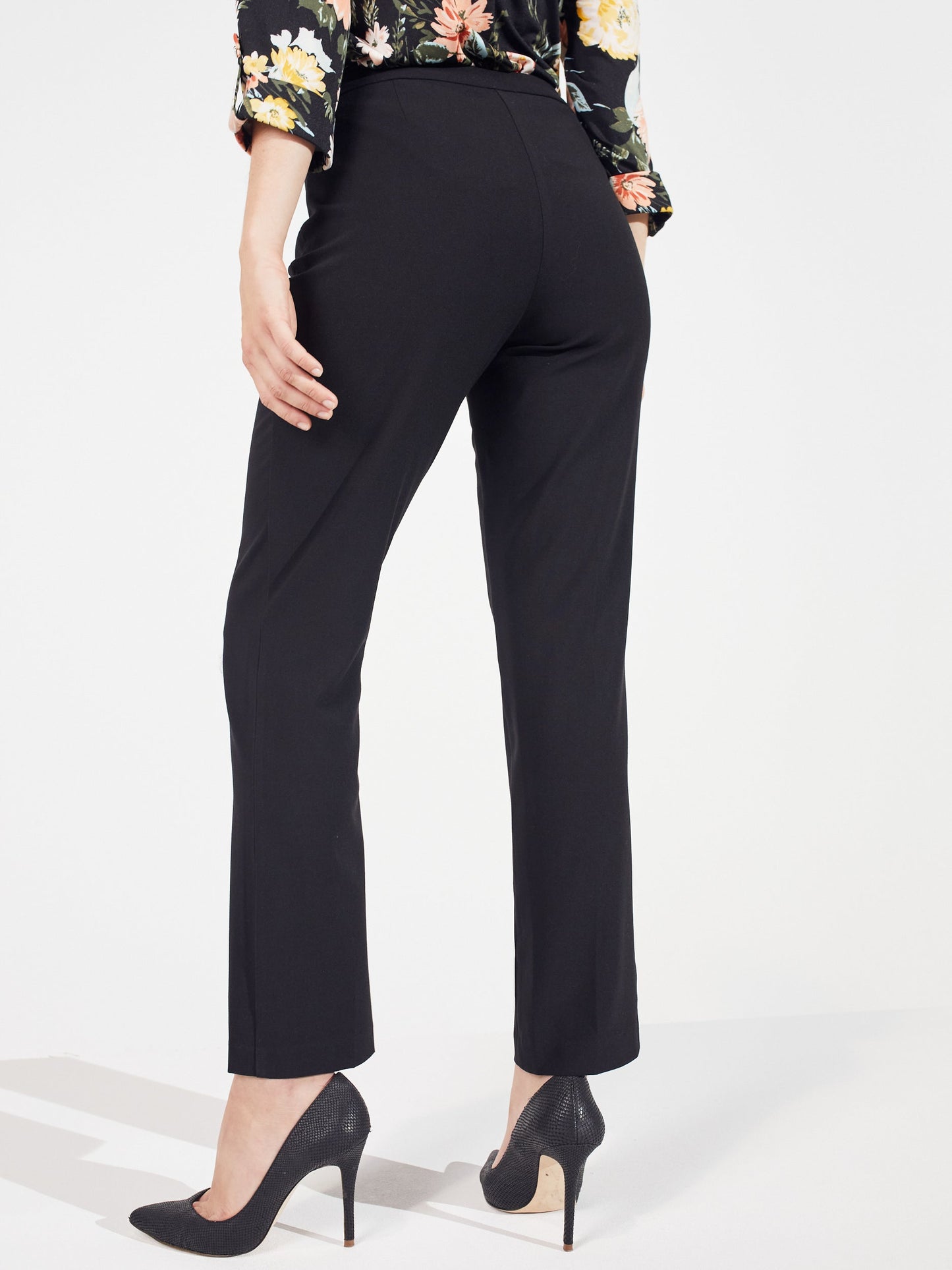 Pull On Tummy Control Pants With L Pockets -Short